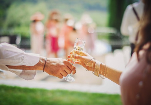 apero-mariage-soleil-toscane-champagne