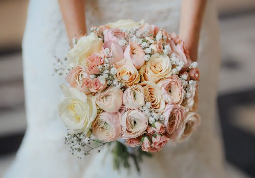 fleur-mariage-couleur-detail-robe