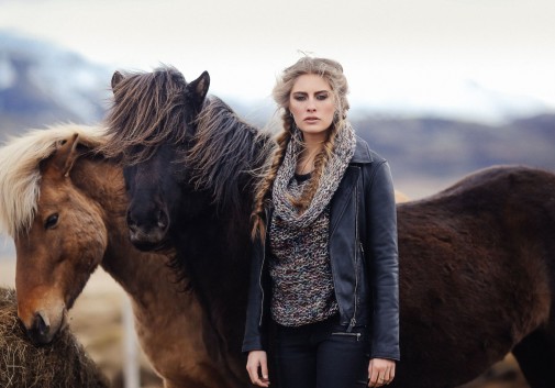 femme-cheval-islande-blonde-cinema